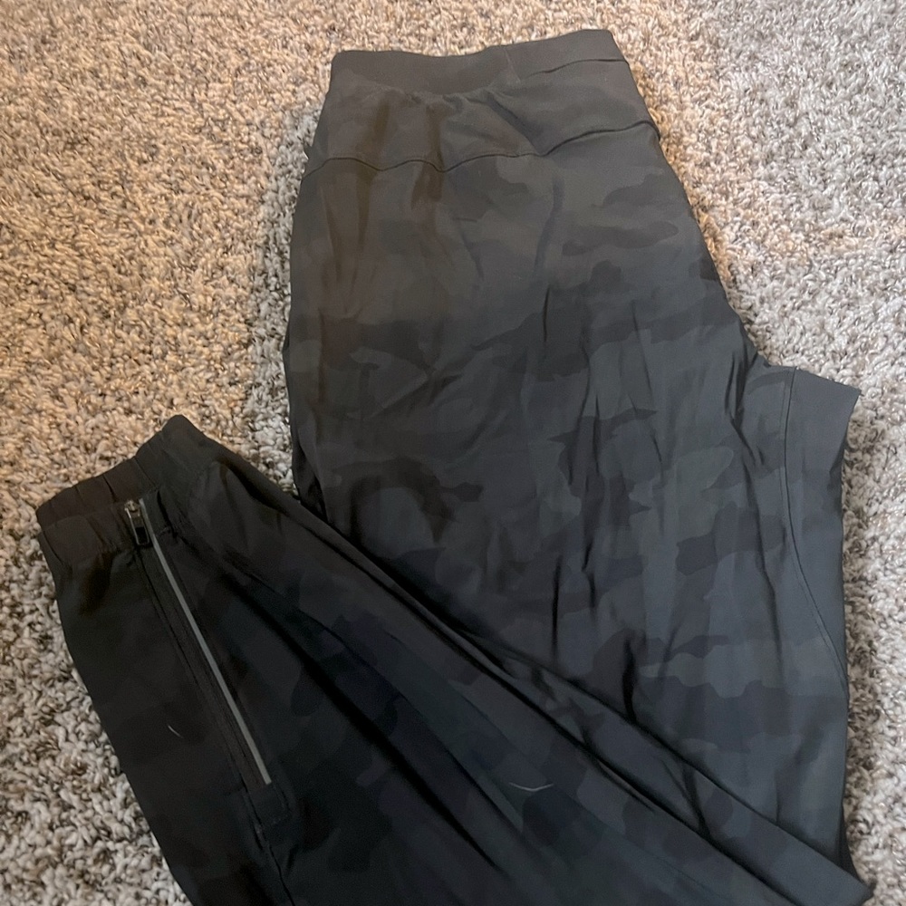 Lululemon surge jogger